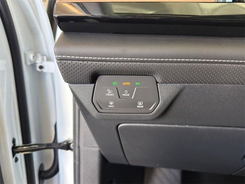 New 2026 Volkswagen Atlas SE image 16