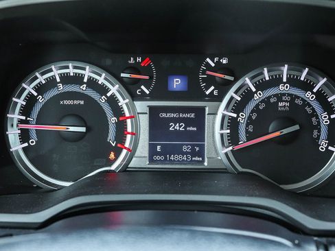 Used 2017 Toyota 4Runner Limited AWD/4WD image 29