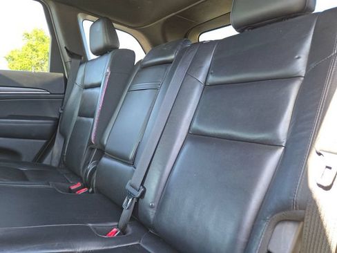 Used 2018 Jeep Grand Cherokee Limited AWD/4WD image 9