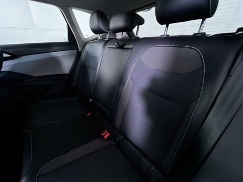 Used 2023 Volkswagen Taos SE image 23