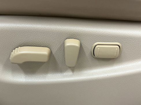 Used 2013 Nissan Quest SL image 25