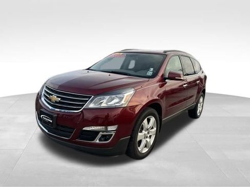 Used 2016 Chevrolet Traverse LT w/ Style and Technology Package image 4