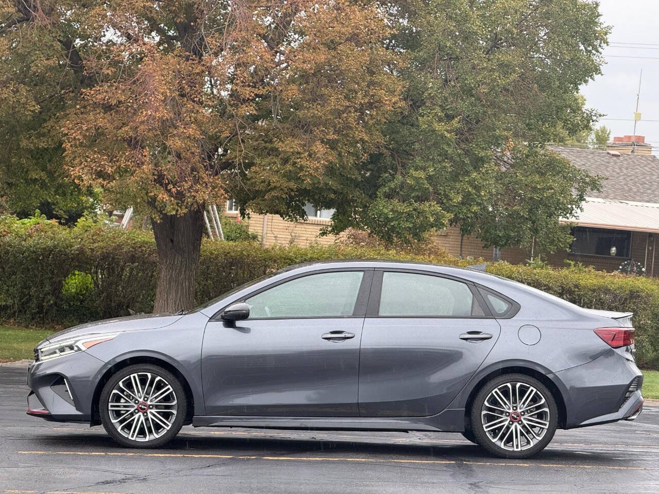 Used 2022 Kia Forte GT w/ GT Technology Package FWD image 2