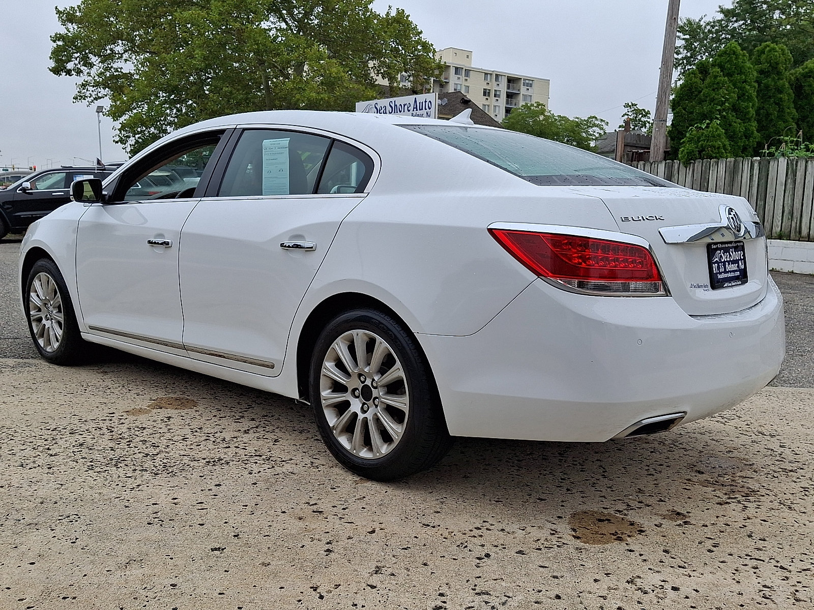 Used 2013 Buick LaCrosse Leather w/ Entertainment Package FWD image 4