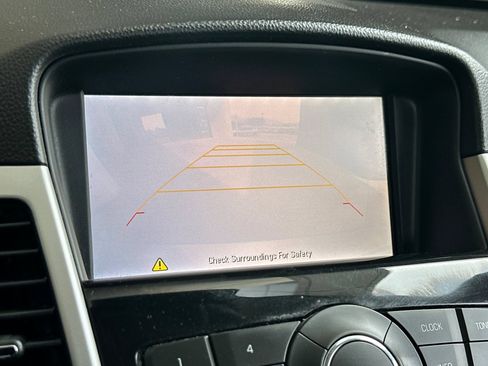 Used 2015 Chevrolet Cruze LT image 23