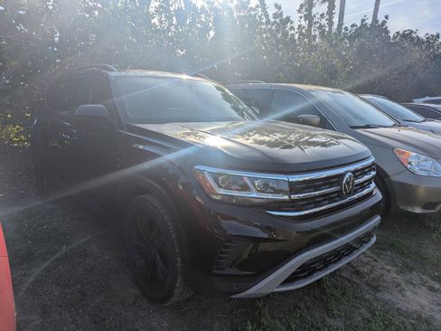 Used 2023 Volkswagen Atlas SE image 1