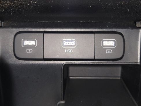 Used 2023 Kia Sorento LX AWD/4WD image 23