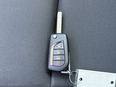 Used 2025 Toyota Corolla LE FWD image 29