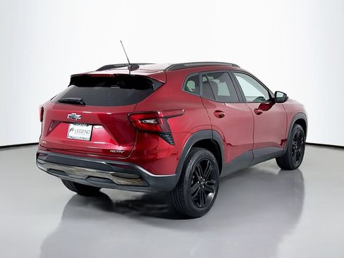 Used 2024 Chevrolet Trax ACTIV FWD image 2