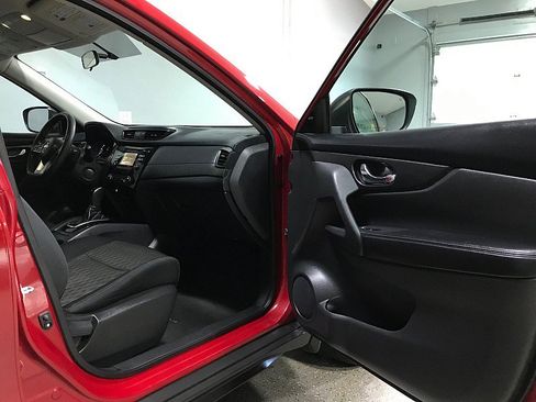 Used 2017 Nissan Rogue SV FWD image 12