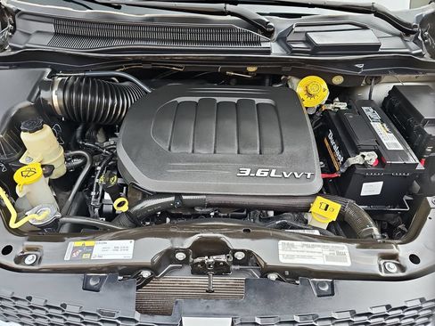 Used 2017 Dodge Grand Caravan GT FWD image 24