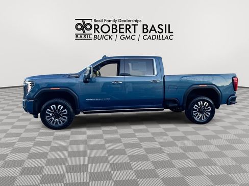 Used 2024 GMC Sierra 2500 Denali Ultimate w/ Snow Plow Prep/Camper Package AWD/4WD image 5