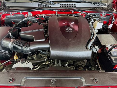 Used 2020 Toyota Tacoma SR5 image 25