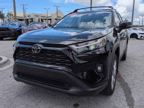 Used 2025 Toyota RAV4 XLE Premium FWD image 9