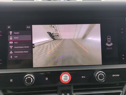 Certified 2026 Porsche Macan AWD/4WD image 13