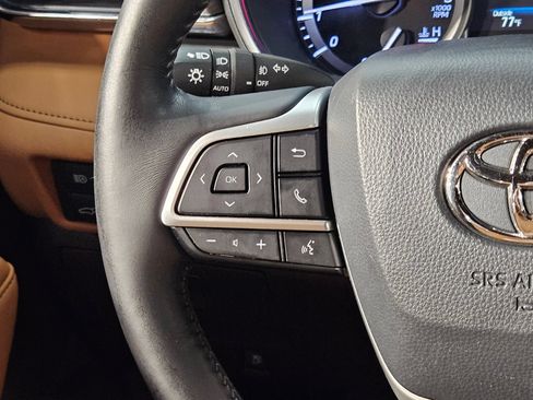 Used 2022 Toyota Highlander Platinum FWD image 28