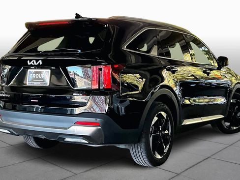 Used 2025 Kia Sorento EX w/ EX Panoramic Sunroof Package image 12