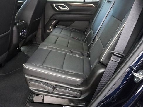 Used 2021 Chevrolet Tahoe Premier w/ Premium Package image 17