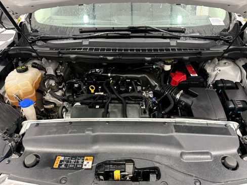 Used 2017 Ford Edge Titanium w/ Equipment Group 301A AWD/4WD image 10