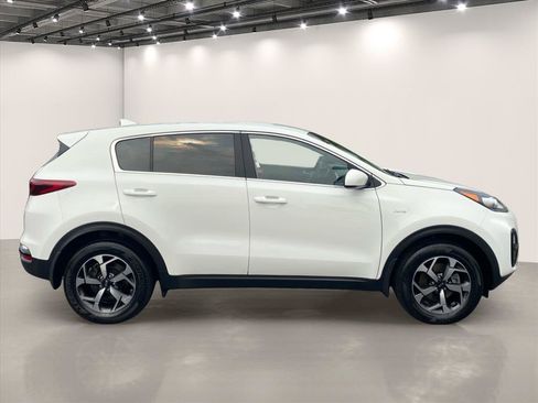 Used 2020 Kia Sportage LX AWD/4WD image 8