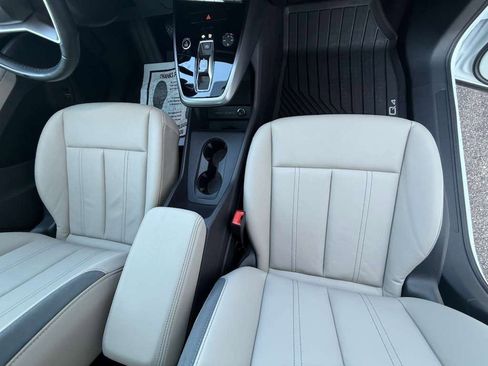 Used 2024 Audi Q4 e-tron Premium w/ Convenience Package image 43