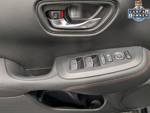 Used 2025 Honda HR-V Sport image 10