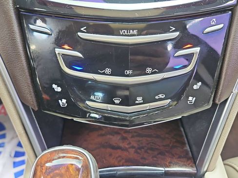Used 2013 Cadillac XTS Premium AWD/4WD image 18