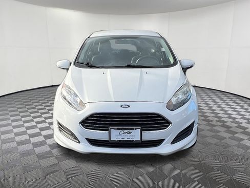 Used 2016 Ford Fiesta SE image 2