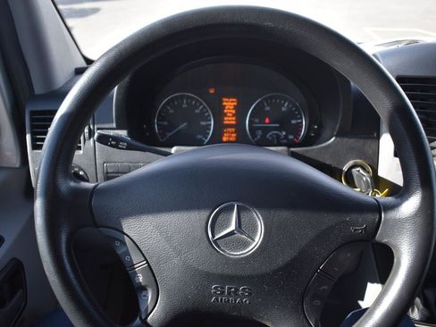 Used 2013 Mercedes-Benz Sprinter 2500 image 15
