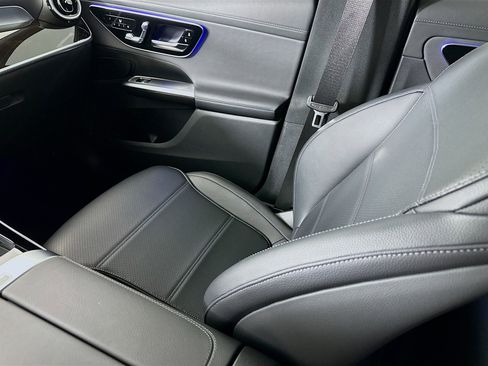 Used 2024 Mercedes-Benz GLC 300 image 24