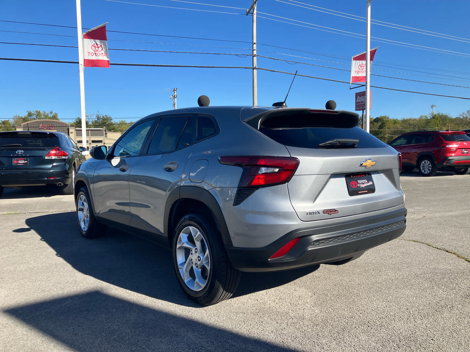 Used 2025 Chevrolet Trax LS w/ LS Convenience Package FWD image 5