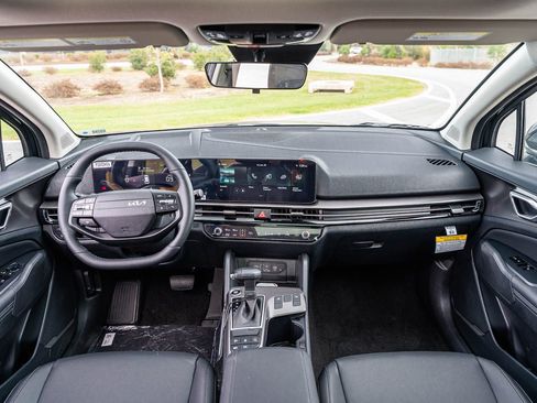 New 2026 Kia Sportage EX FWD image 16