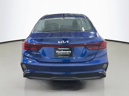 Used 2024 Kia Forte LXS w/ LXS Technology Package FWD image 8