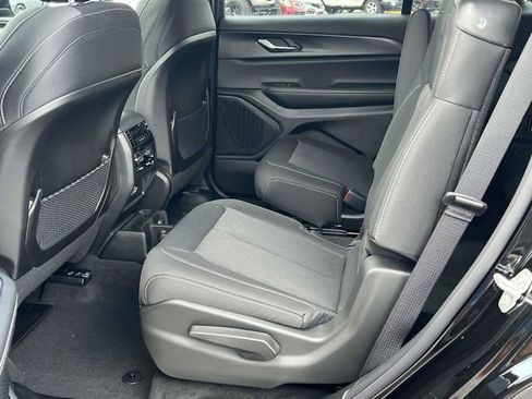 New 2025 Jeep Grand Cherokee L Laredo AWD/4WD image 13