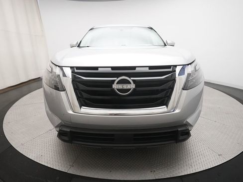 Used 2024 Nissan Pathfinder SV AWD/4WD image 11