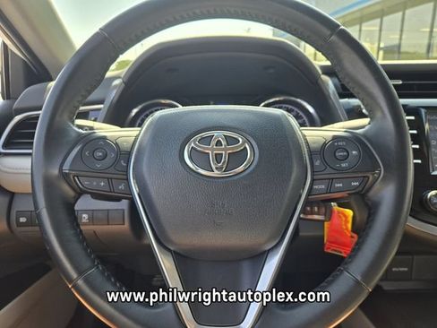 Used 2020 Toyota Camry SE FWD image 23