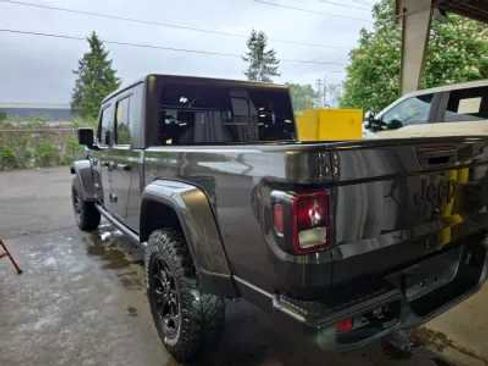 Used 2022 Jeep Gladiator Sport AWD/4WD image 2
