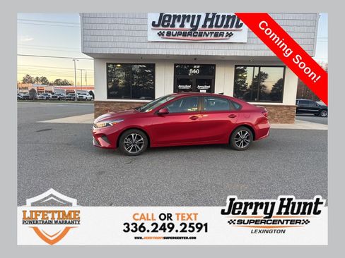 Used 2022 Kia Forte LXS image 1