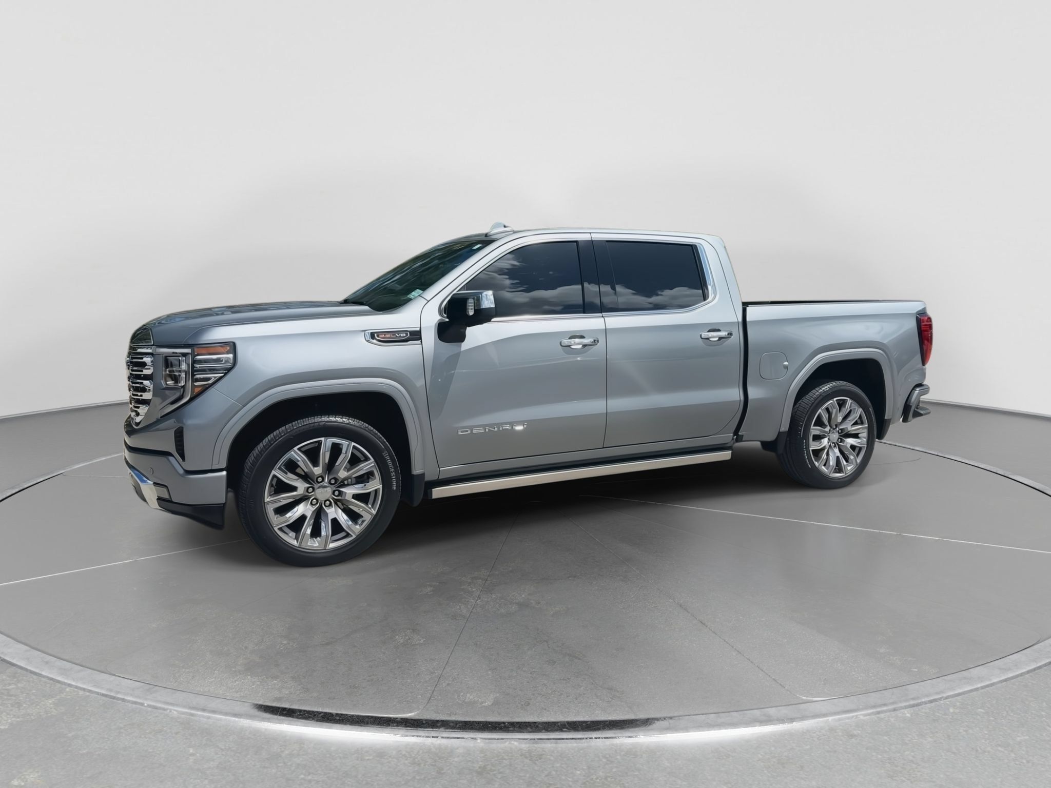 Certified 2023 GMC Sierra 1500 Denali w/ Denali Reserve Package AWD/4WD image 4