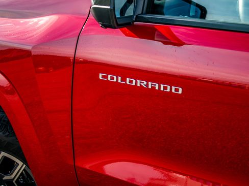 Used 2023 Chevrolet Colorado Z71 w/ Z71 Convenience Package 2 image 9