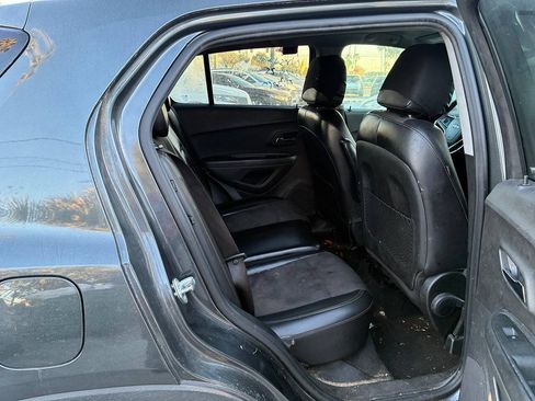 Used 2019 Chevrolet Trax LT w/ LT Convenience Package FWD image 15