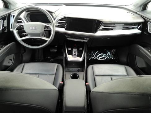 Used 2022 Audi Q4 e-tron Prestige AWD/4WD image 2