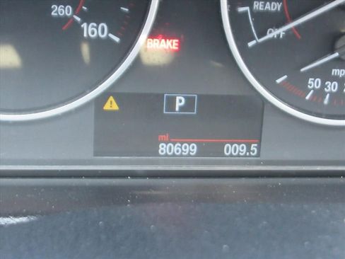 Used 2018 BMW 330i Sedan w/ Convenience Package image 29