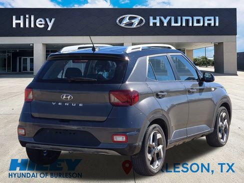 Certified 2023 Hyundai Venue Limited w/ Cargo Package image 4