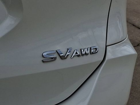 Used 2017 Nissan Rogue SV AWD/4WD image 32