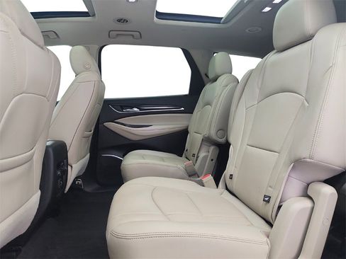 Used 2020 Buick Enclave Essence image 22