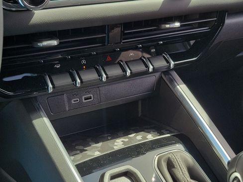 New 2026 GMC Canyon Elevation w/ Convenience Package RWD image 30