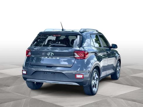Used 2024 Hyundai Venue SEL FWD image 8