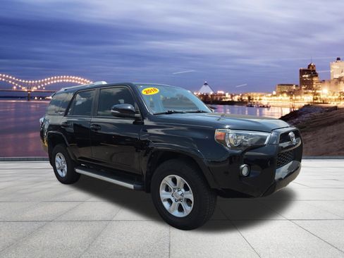 Used 2018 Toyota 4Runner SR5 Premium AWD/4WD image 4