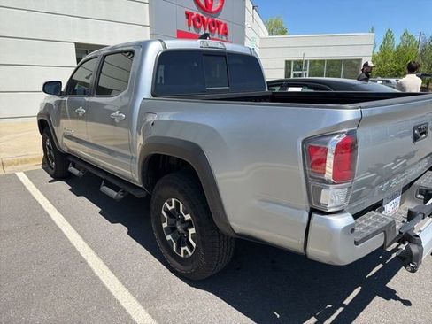 Used 2022 Toyota Tacoma TRD Off-Road w/ TRD Premium Off Road Package image 16
